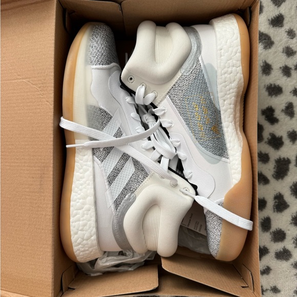 Men’s Adidas Marquee Boost Basketball Sneakers - Size 9.5 NWT - Picture 7 of 13